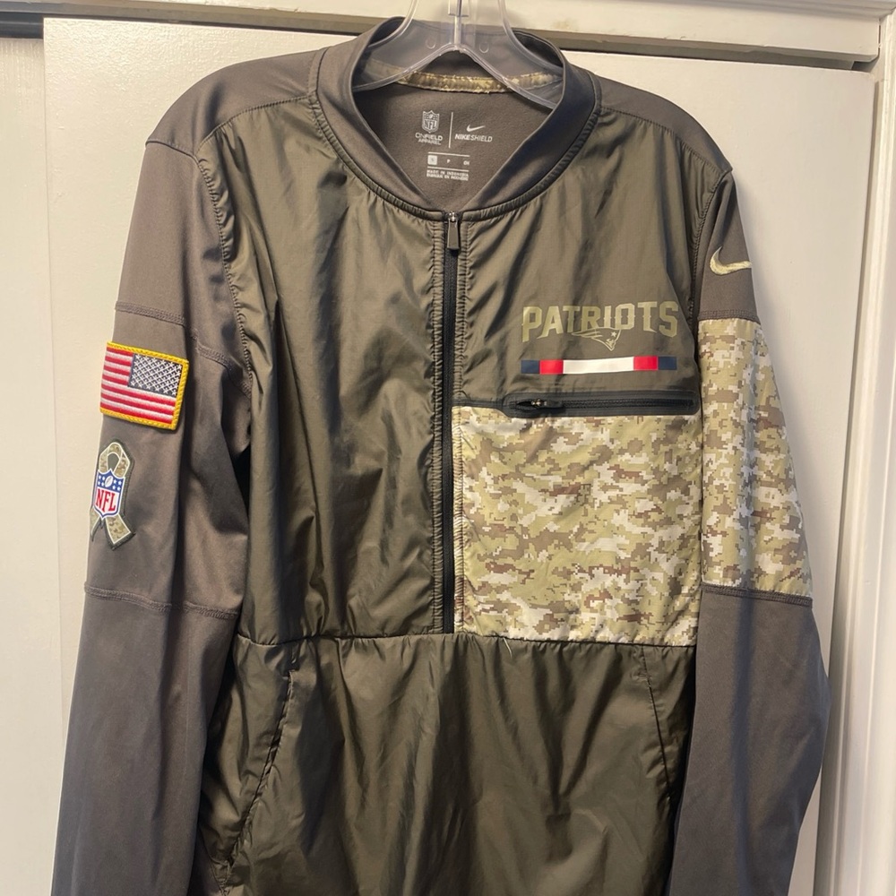 Nike Shield New England Patriots NFL Half Zip Army Camo Jacket Windbreaker Small